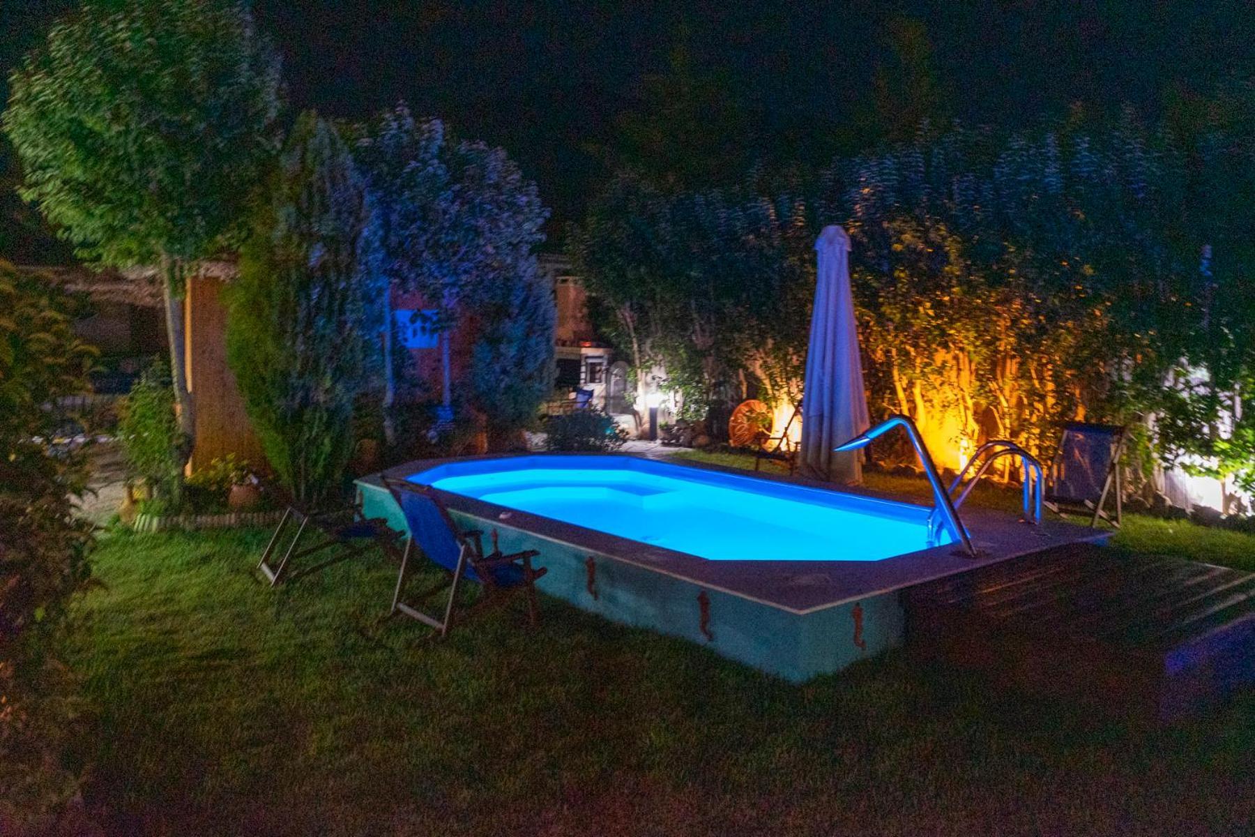 Kalypso Studios & Apartments カラヴォミロス エクステリア 写真